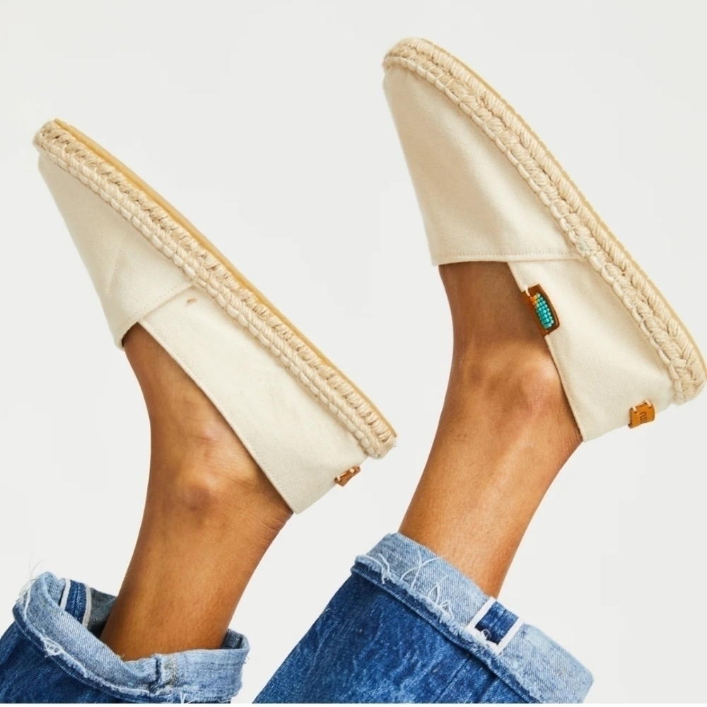Ubuntu Classic Natural handmade canvas slip on women 9.5 casual beige vacation